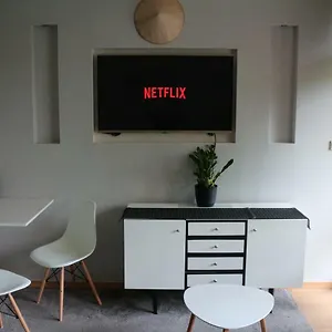 Old Town Garden Netflix Apartament Warszawa